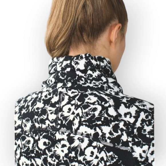 Lululemon Cozy Cuddle Up Sweatshirt Jacket Floral Fleece Lined Size 8 - Picture 9 of 16